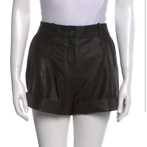 Black leather shorts, size 8 - Picture 1 of 13